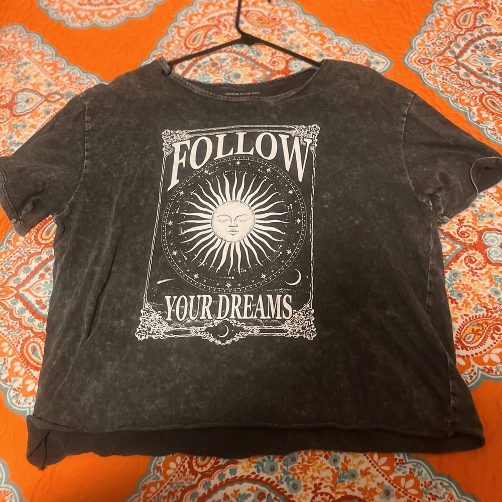 gray follow your dreams tee